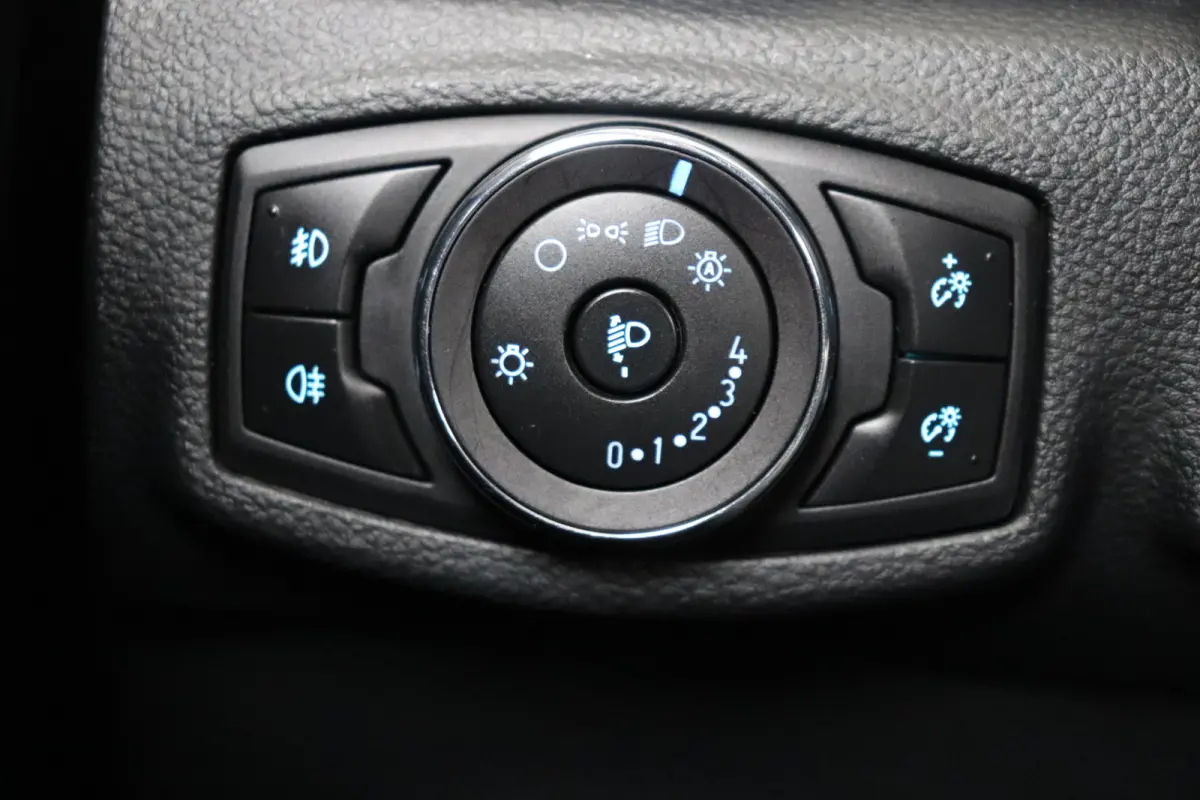 2.0 EcoBlue XLT 170PK 4X4 SuperCab EURO 6 - A/C Climate - Navi - Cruise - Trekhaak - € 19.950,- Excl.