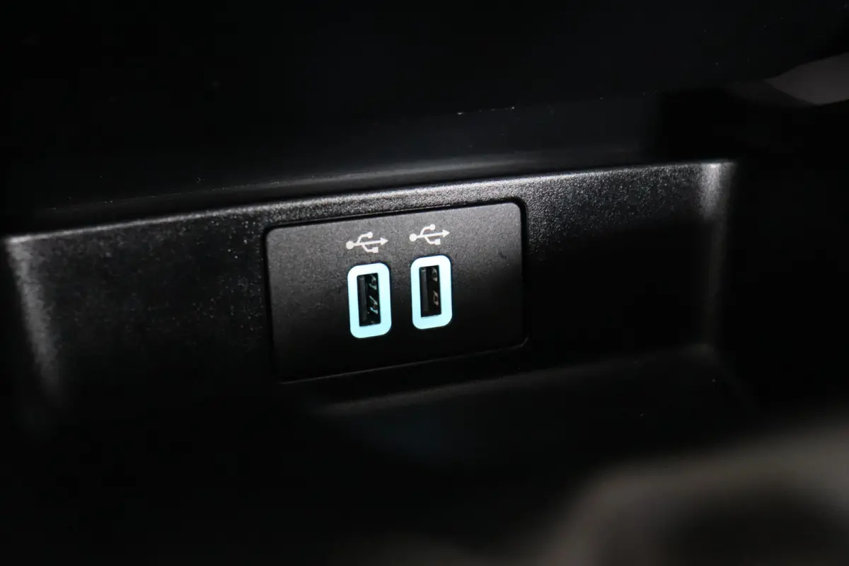2.0 EcoBlue XLT 170PK 4X4 SuperCab EURO 6 - A/C Climate - Navi - Cruise - Trekhaak - € 19.950,- Excl.