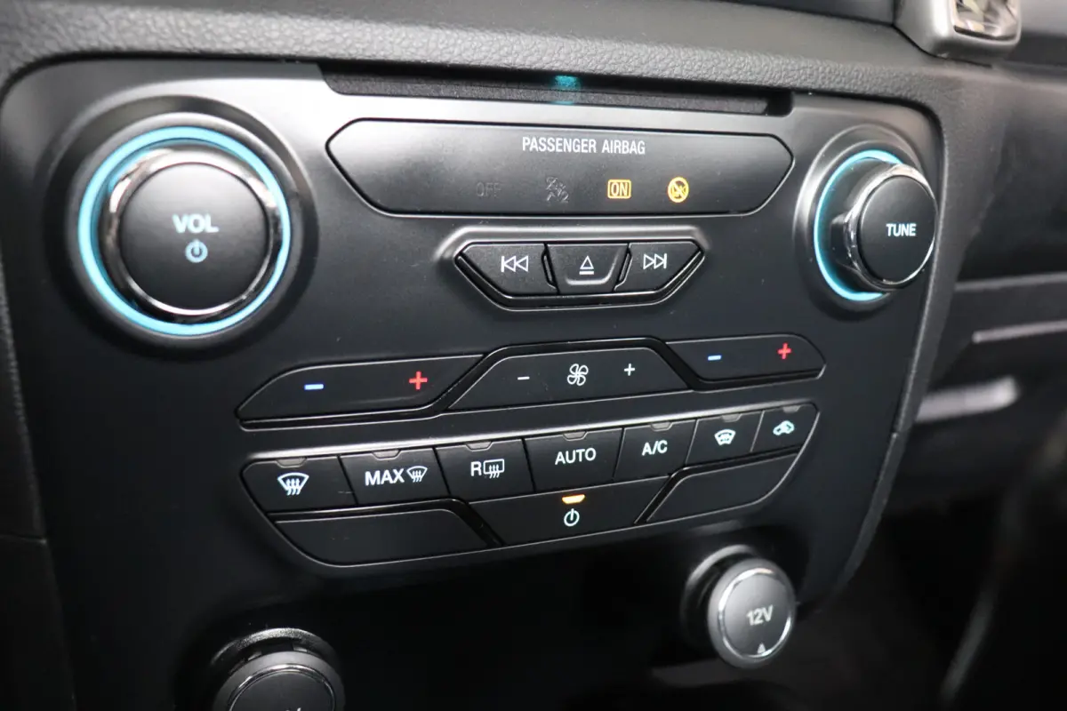2.0 EcoBlue XLT 170PK 4X4 SuperCab EURO 6 - A/C Climate - Navi - Cruise - Trekhaak - € 19.950,- Excl.