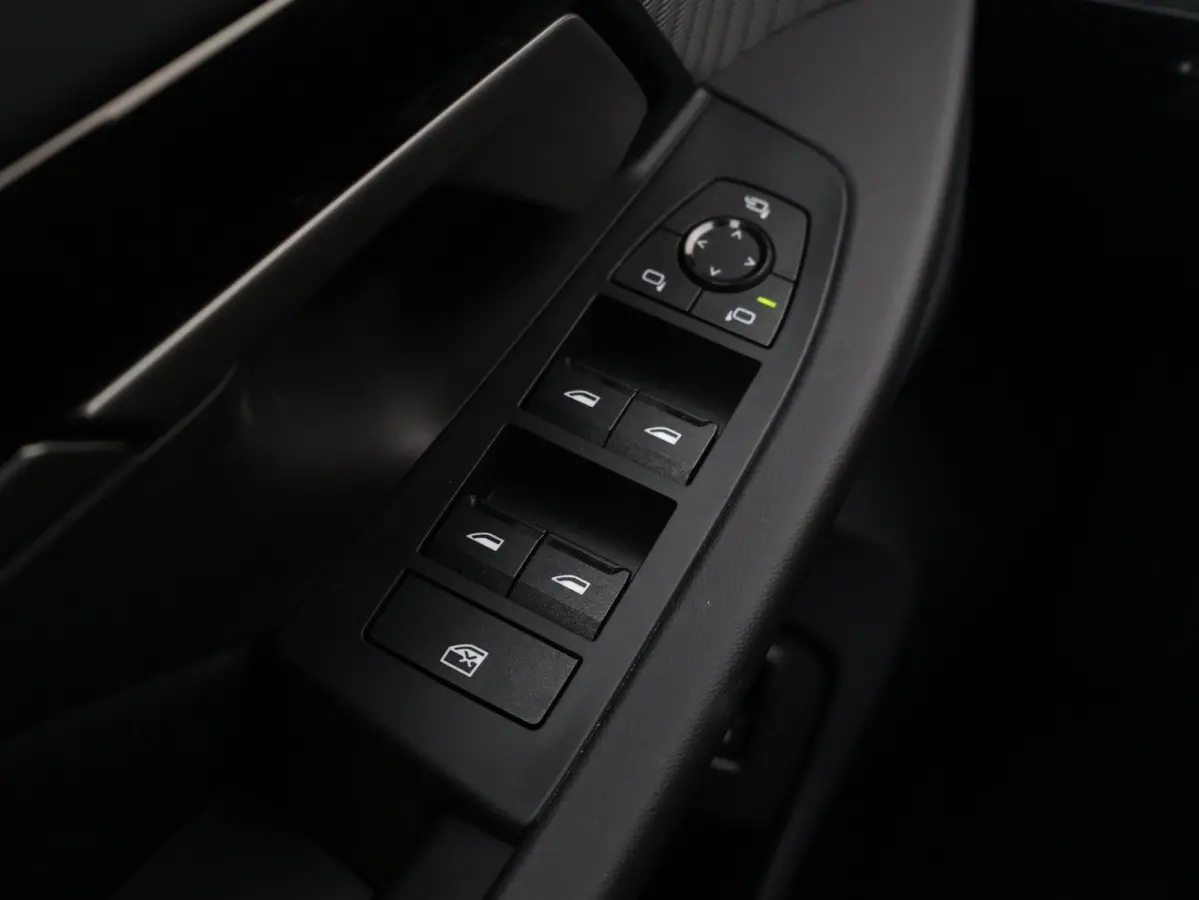 520i M Sportpakket Pro | Verwarmd Stuurwiel | Comfort Access | Elektrische Trekhaak | Panoramadak | Harman-Kardon | Stoelverwarming |