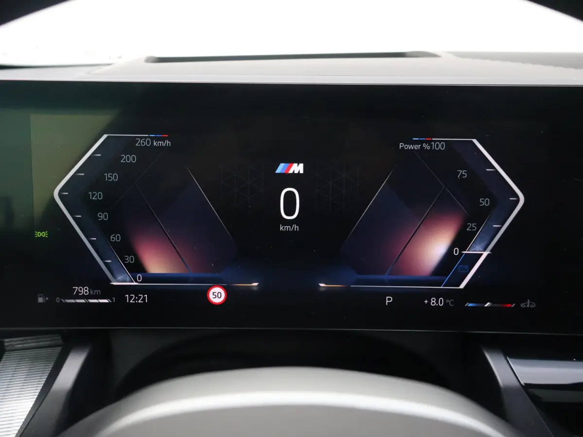 520i M Sportpakket Pro | Verwarmd Stuurwiel | Comfort Access | Elektrische Trekhaak | Panoramadak | Harman-Kardon | Stoelverwarming |