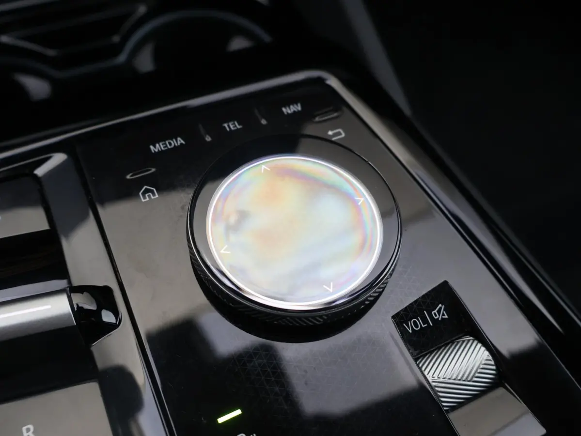 520i M Sportpakket Pro | Verwarmd Stuurwiel | Comfort Access | Elektrische Trekhaak | Panoramadak | Harman-Kardon | Stoelverwarming |