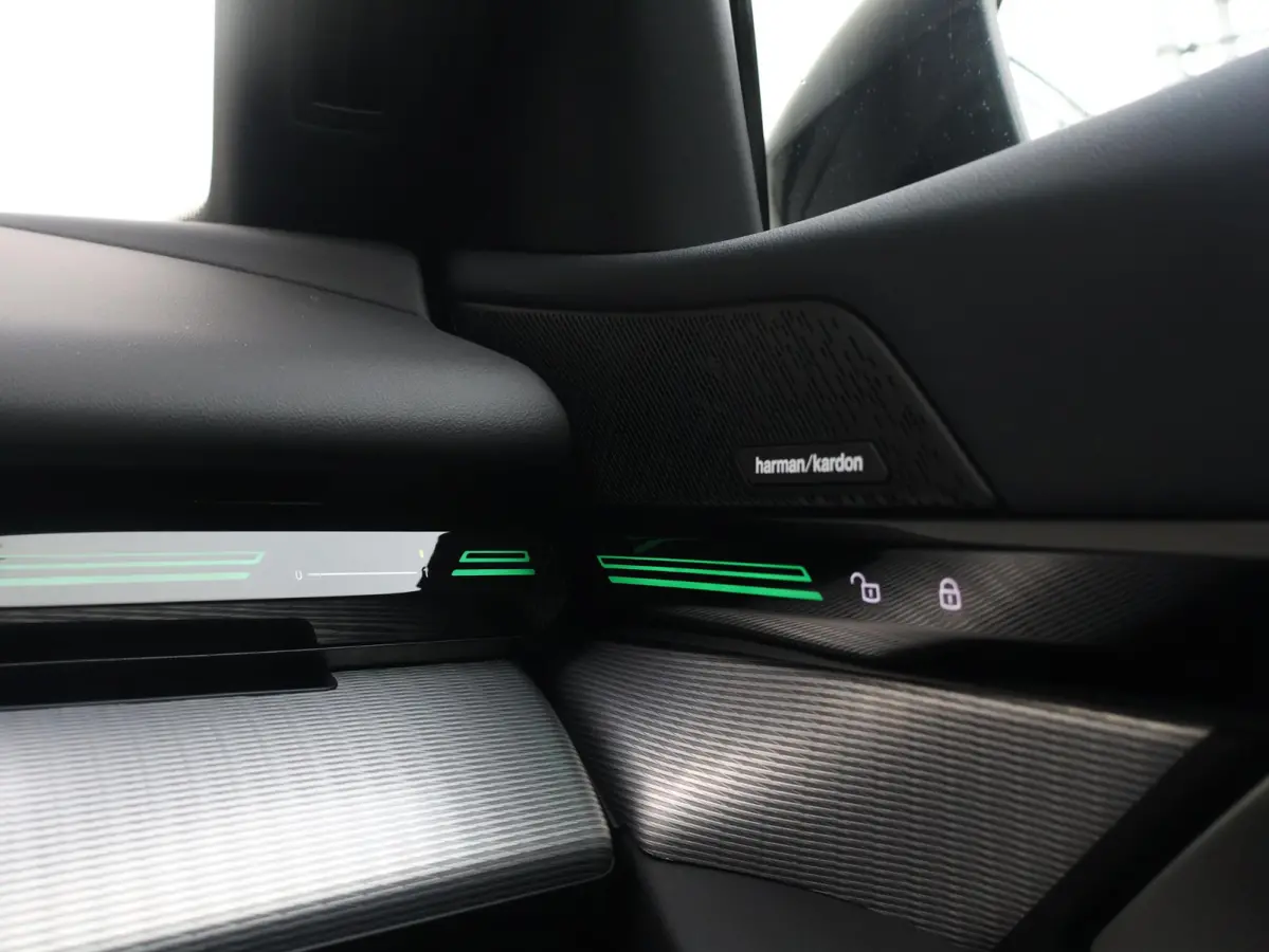 520i M Sportpakket Pro | Verwarmd Stuurwiel | Comfort Access | Elektrische Trekhaak | Panoramadak | Harman-Kardon | Stoelverwarming |