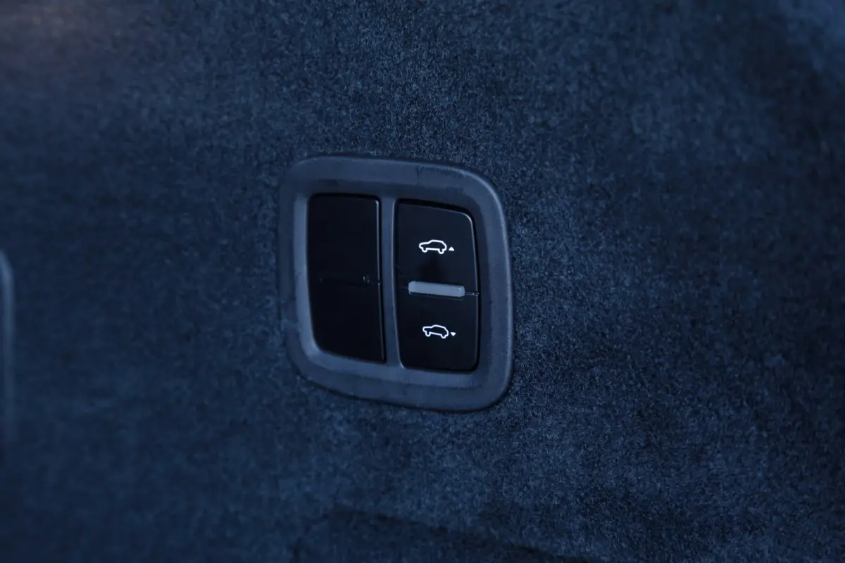 3.0 E-Hybrid Platinum Edition*BTW*Perfect Porsche Onderh.*1ste Eig*Krijt*PASM Luchtvering/PDCC/PDLS/Sportuitlaat/Pano/Bose/Sport Chrono/Sfeer/Stoelverw./Camera/Keyless Entry+go/Memorie/Elek.