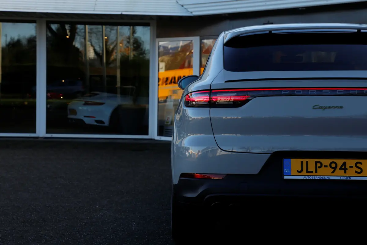 3.0 E-Hybrid Platinum Edition*BTW*Perfect Porsche Onderh.*1ste Eig*Krijt*PASM Luchtvering/PDCC/PDLS/Sportuitlaat/Pano/Bose/Sport Chrono/Sfeer/Stoelverw./Camera/Keyless Entry+go/Memorie/Elek.