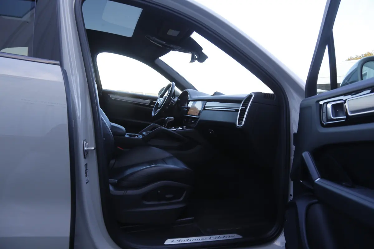3.0 E-Hybrid Platinum Edition*BTW*Perfect Porsche Onderh.*1ste Eig*Krijt*PASM Luchtvering/PDCC/PDLS/Sportuitlaat/Pano/Bose/Sport Chrono/Sfeer/Stoelverw./Camera/Keyless Entry+go/Memorie/Elek.