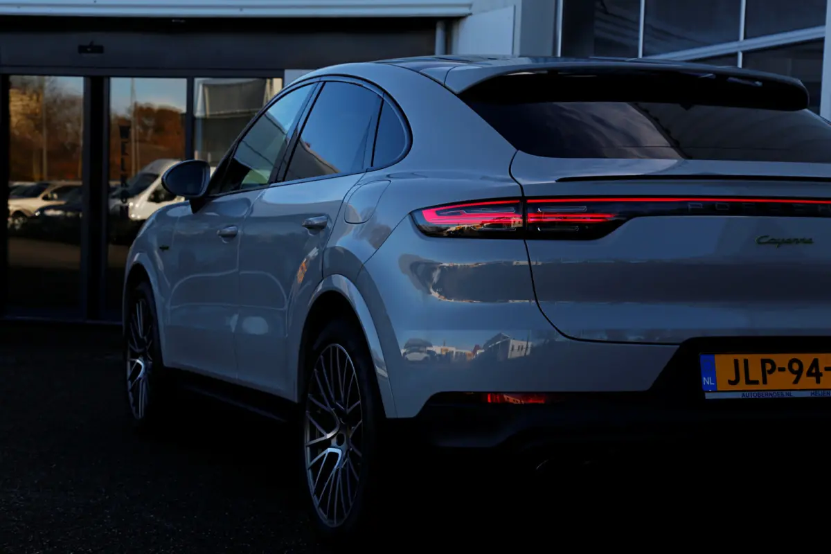 3.0 E-Hybrid Platinum Edition*BTW*Perfect Porsche Onderh.*1ste Eig*Krijt*PASM Luchtvering/PDCC/PDLS/Sportuitlaat/Pano/Bose/Sport Chrono/Sfeer/Stoelverw./Camera/Keyless Entry+go/Memorie/Elek.