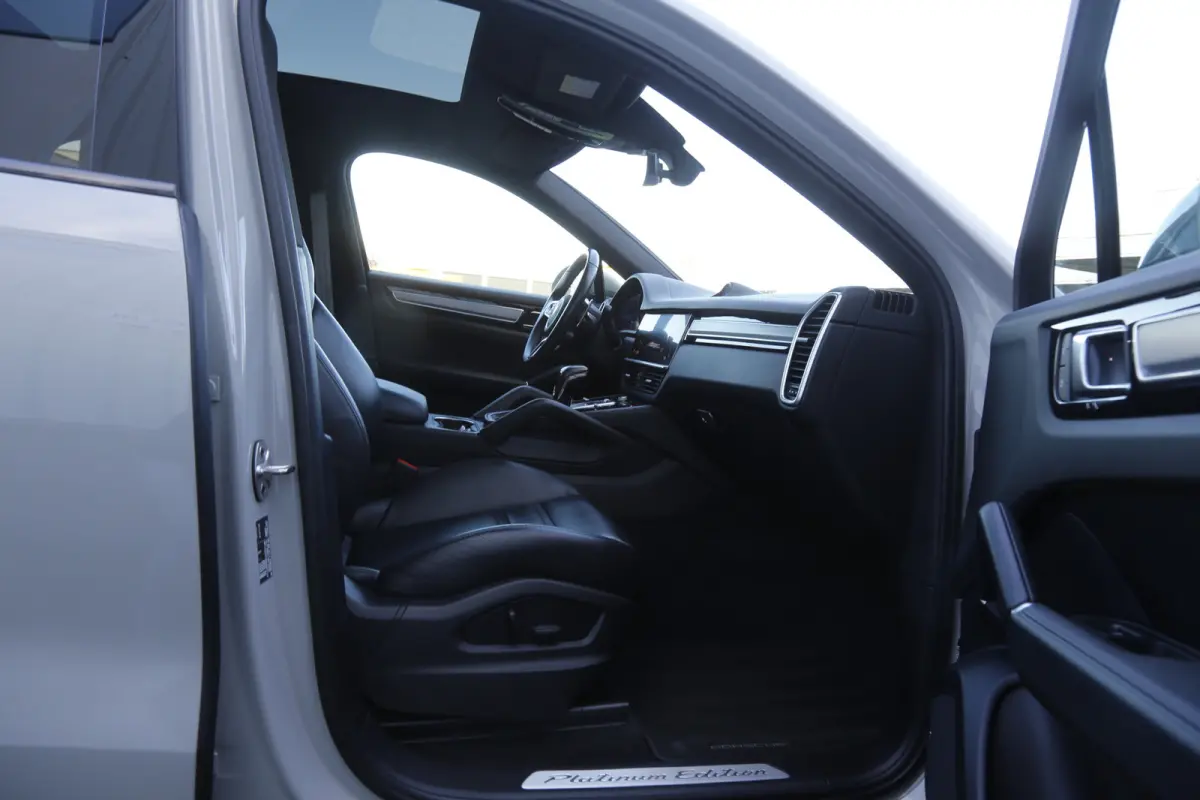3.0 E-Hybrid Platinum Edition*BTW*Perfect Porsche Onderh.*1ste Eig*Krijt*PASM Luchtvering/PDCC/PDLS/Sportuitlaat/Pano/Bose/Sport Chrono/Sfeer/Stoelverw./Camera/Keyless Entry+go/Memorie/Elek.