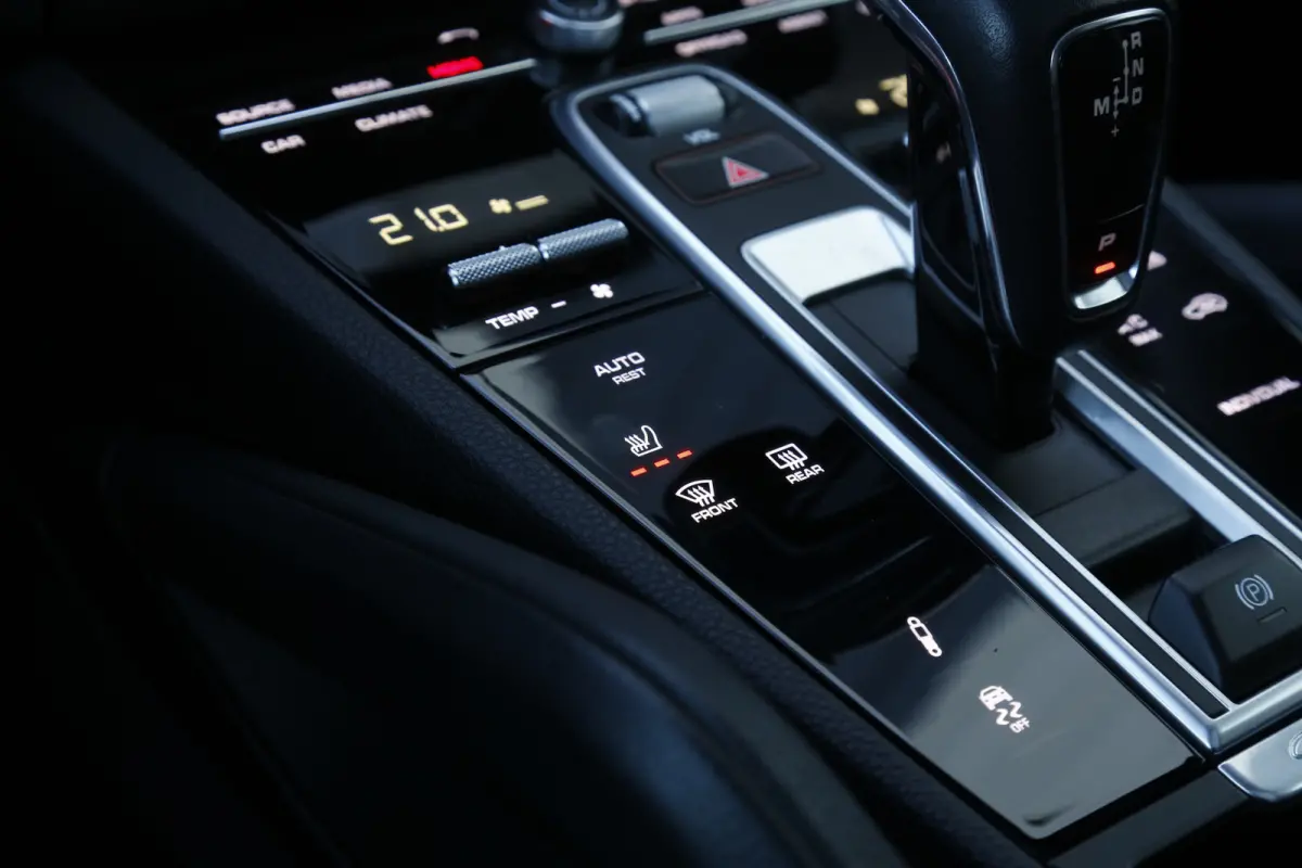 3.0 E-Hybrid Platinum Edition*BTW*Perfect Porsche Onderh.*1ste Eig*Krijt*PASM Luchtvering/PDCC/PDLS/Sportuitlaat/Pano/Bose/Sport Chrono/Sfeer/Stoelverw./Camera/Keyless Entry+go/Memorie/Elek.