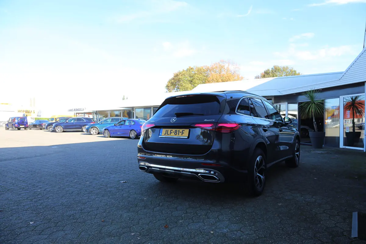 4MATIC Plug in hybride PHEV*Perfect MB Onderh.*1ste Eig.*BTW*Luchtvering/Pano/Elek. Trekhaak/ACC/Stoelverw./Stuurverw./Dodehoek/LED/Camera/Apple Carplay-Android/Parkeersens.V+A/18 inch LM*