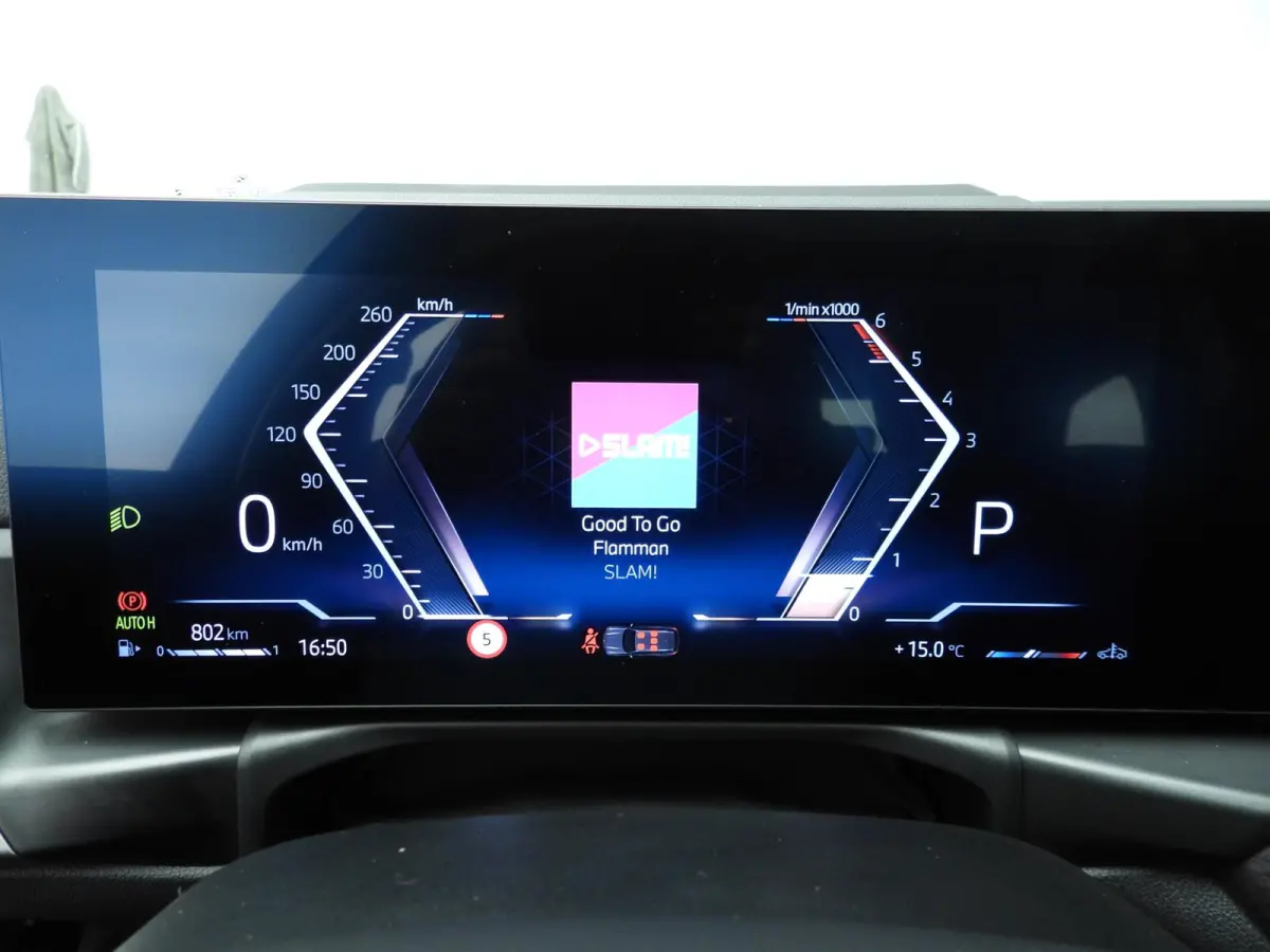 330d xDrive | M-Sportpakket | LED | Leder | HUD | Schuifdak | Trekhaak | Elektr. zetels | DAB | Harman-kardon sound | Alu 19 inch