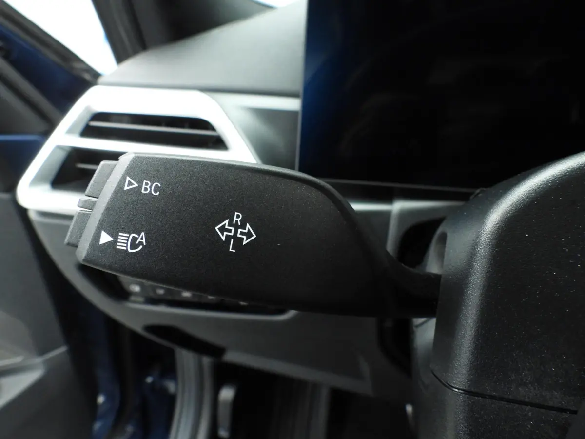 330d xDrive | M-Sportpakket | LED | Leder | HUD | Schuifdak | Trekhaak | Elektr. zetels | DAB | Harman-kardon sound | Alu 19 inch