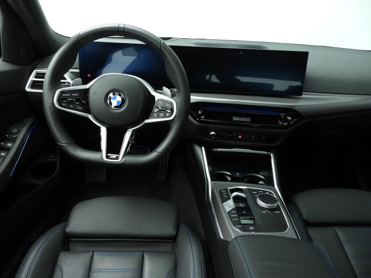 330d xDrive | M-Sportpakket | LED | Leder | HUD | Schuifdak | Trekhaak | Elektr. zetels | DAB | Harman-kardon sound | Alu 19 inch