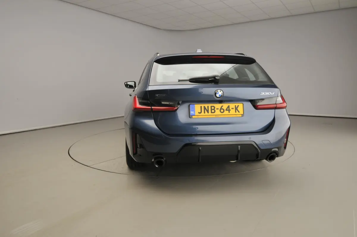 330d xDrive | M-Sportpakket | LED | Leder | HUD | Schuifdak | Trekhaak | Elektr. zetels | DAB | Harman-kardon sound | Alu 19 inch
