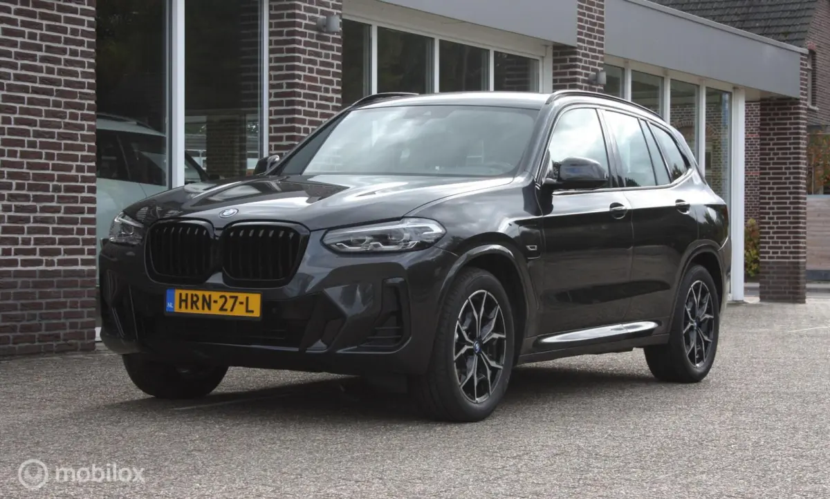 High Exe. M Sport. Pano. xDrive30e High Exe. M Sport. Pano.