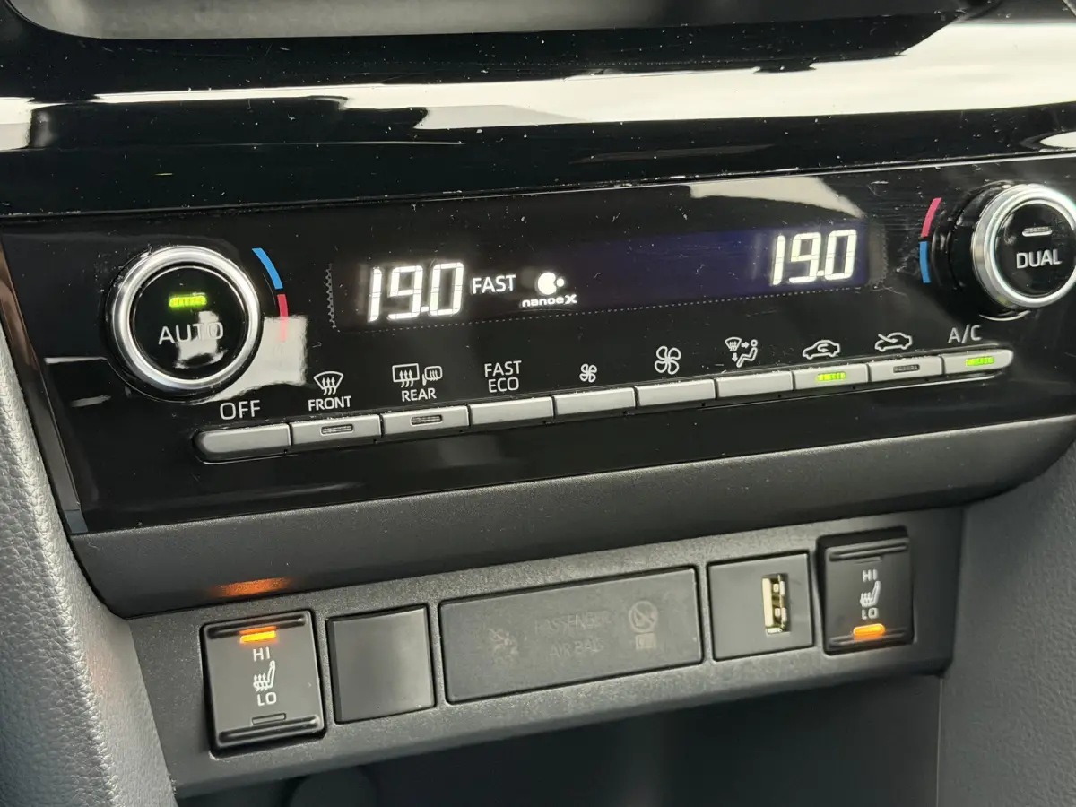 1.5 Hybrid GR Sport | 360 camera | 8.000 km | Head-up | BSM | Rijklaar!!