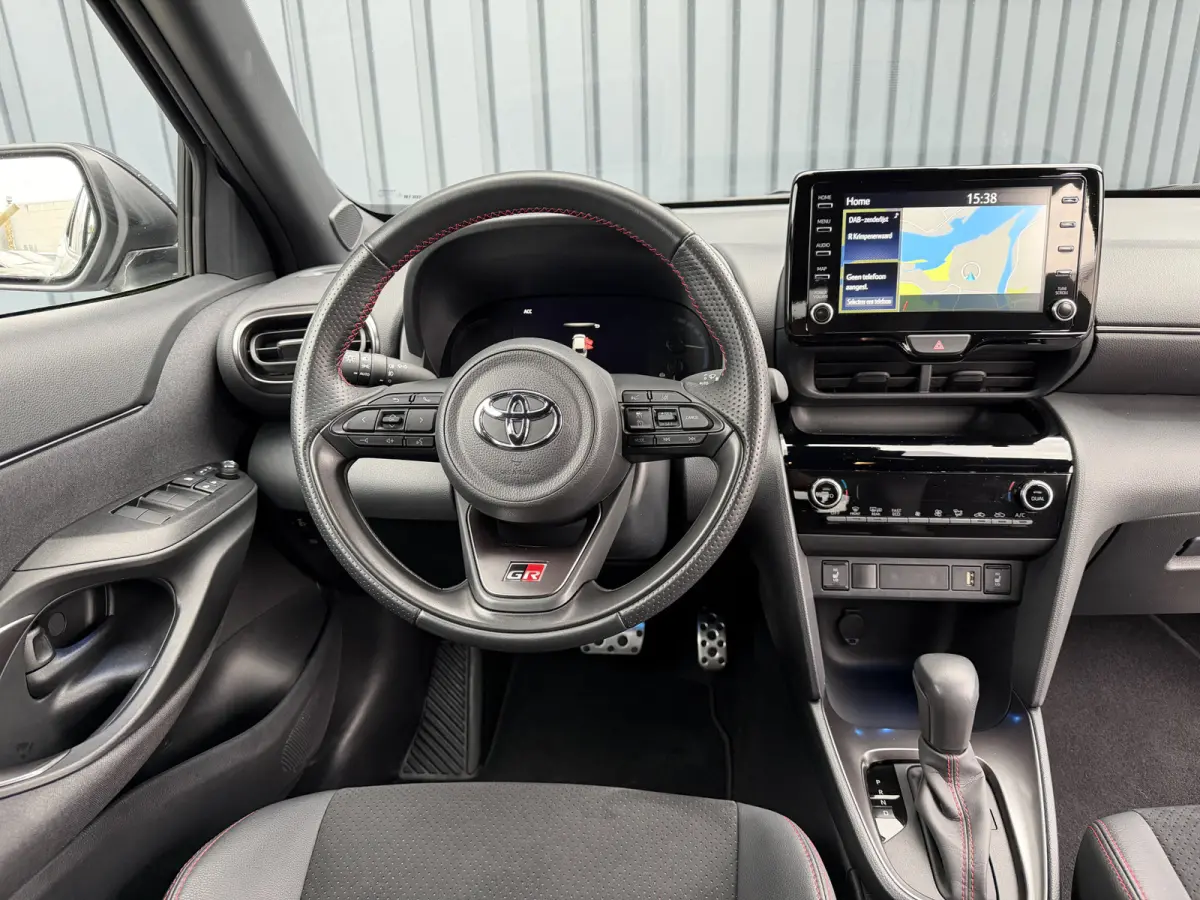 1.5 Hybrid GR Sport | 360 camera | 8.000 km | Head-up | BSM | Rijklaar!!