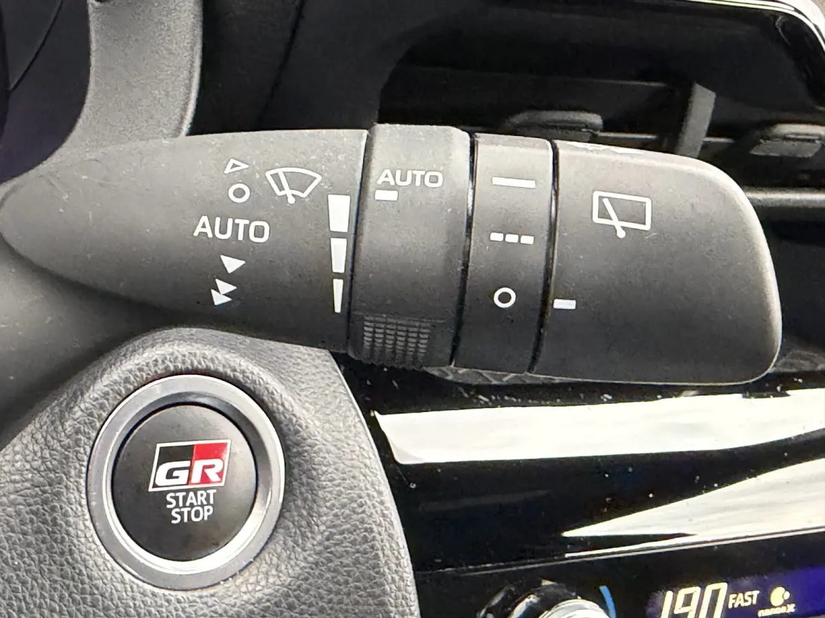 1.5 Hybrid GR Sport | 360 camera | 8.000 km | Head-up | BSM | Rijklaar!!