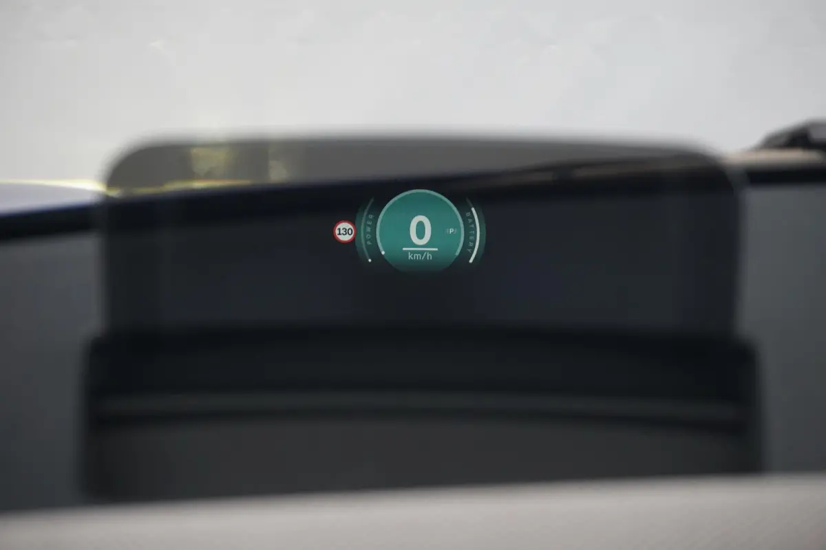 Cooper E Favoured Trim | Pakket L | Comfort Access | Panoramadak | Stoel & Stuurverwarming | Harman Kardon | Head-Up Display | Driving Assistant | Parking Assistant Plus