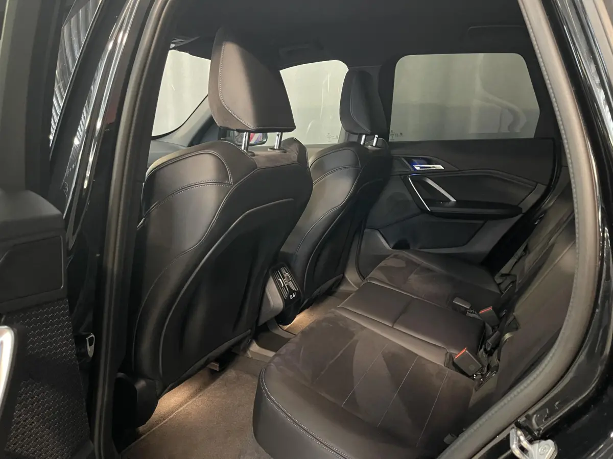 xDrive 25e M-Sport Shadow Line 18''/Sportstoelen/Keyless/Stoelverwarming/Camera/Elektrisch klep