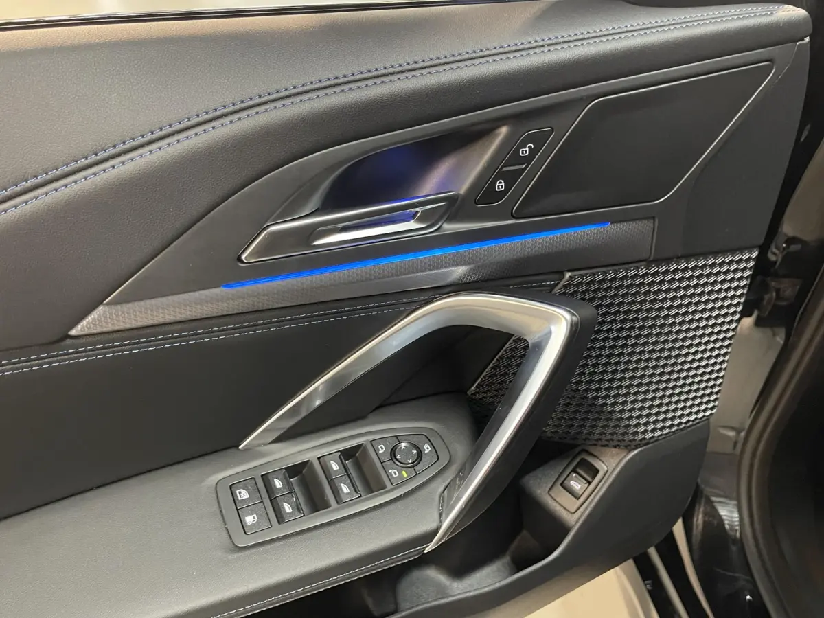 xDrive 25e M-Sport Shadow Line 18''/Sportstoelen/Keyless/Stoelverwarming/Camera/Elektrisch klep
