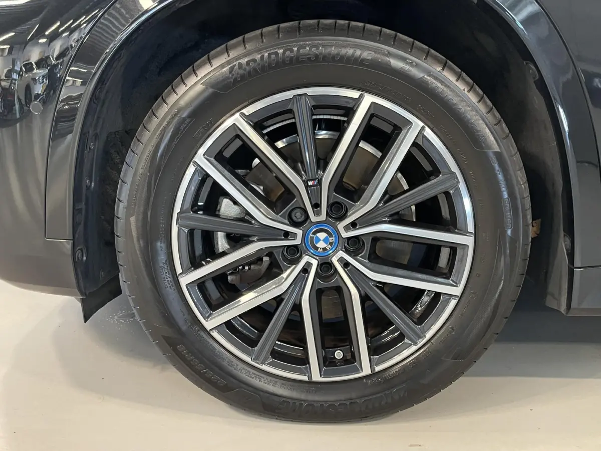 xDrive 25e M-Sport Shadow Line 18''/Sportstoelen/Keyless/Stoelverwarming/Camera/Elektrisch klep