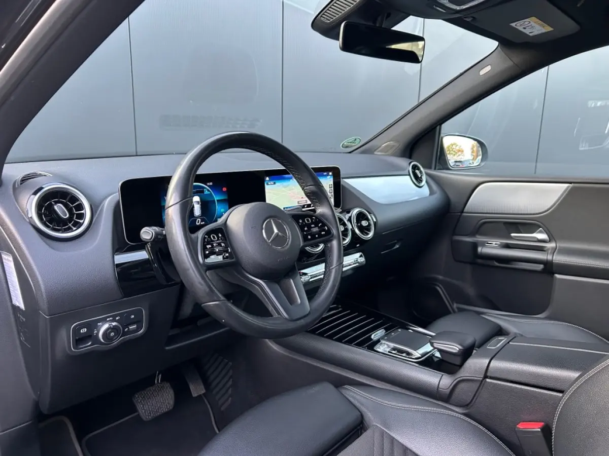 B 180 Aut. LED Sportstoel Camera Navi Cruise PDC Trekhaak NL-auto