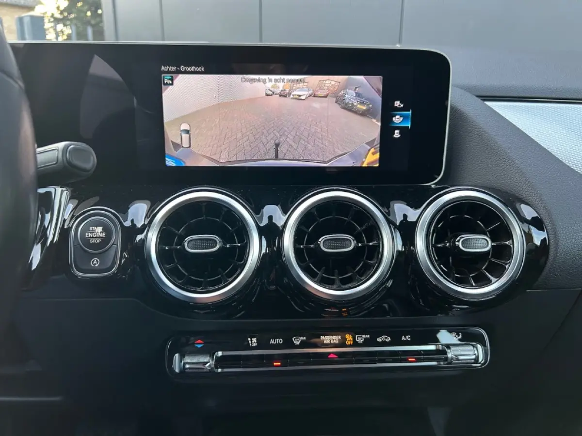 B 180 Aut. LED Sportstoel Camera Navi Cruise PDC Trekhaak NL-auto