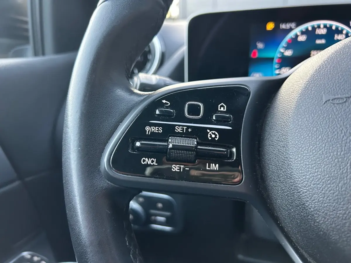 B 180 Aut. LED Sportstoel Camera Navi Cruise PDC Trekhaak NL-auto