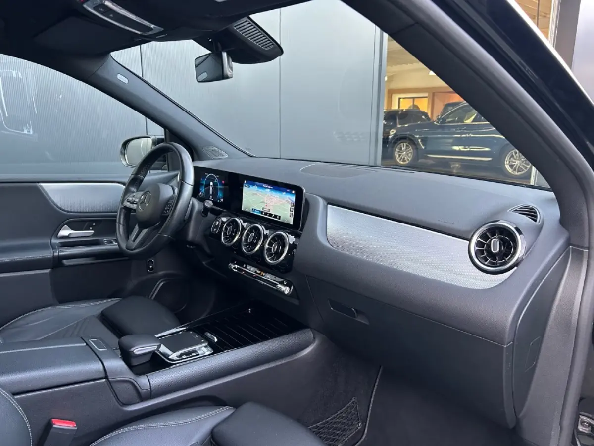 B 180 Aut. LED Sportstoel Camera Navi Cruise PDC Trekhaak NL-auto