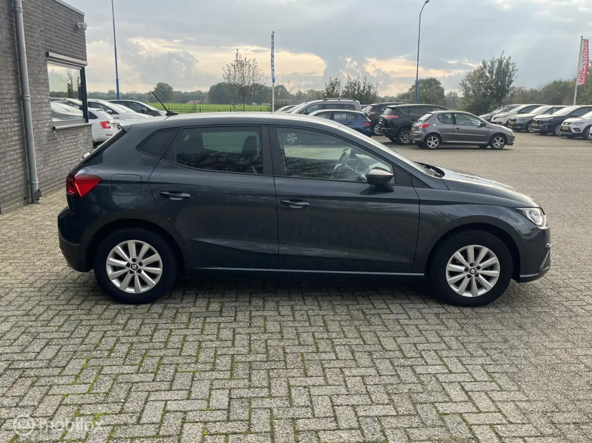 1.0 TSI Style Business Intense