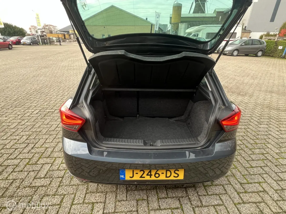 1.0 TSI Style Business Intense