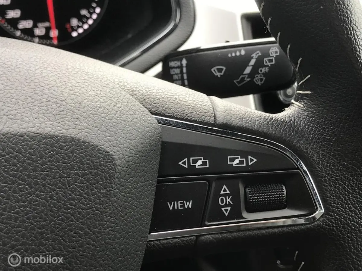 1.0 TSI Xcellence Business Intense
