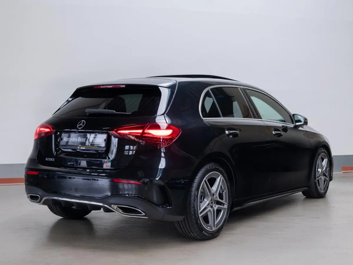 Hatchback 180 Business Solution AMG Premium PLUS | Panorama dak