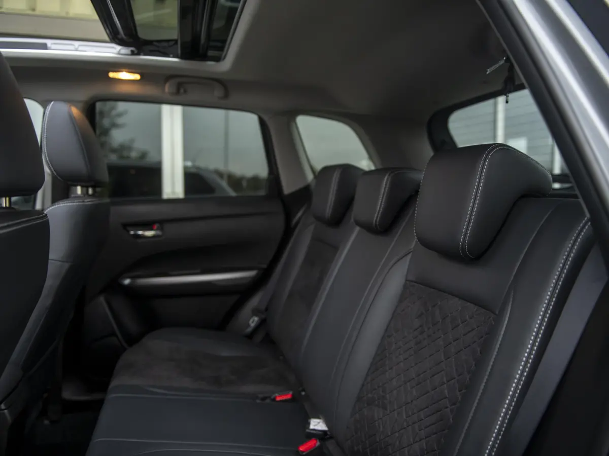 1.4 Boosterjet Style Smart Hybrid | Panoramadak | Navigatie | Apple Carplay/Android Auto | Stoelverwarming | Keyless | Adaptive Cruise Control