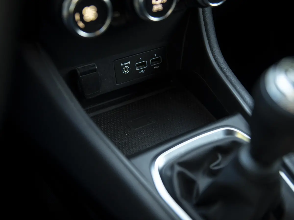 1.0 TCe 90 Intens | Navi & Apple Carplay/Android Auto | Parking pack met camera | LED | Trekhaak | Keyless
