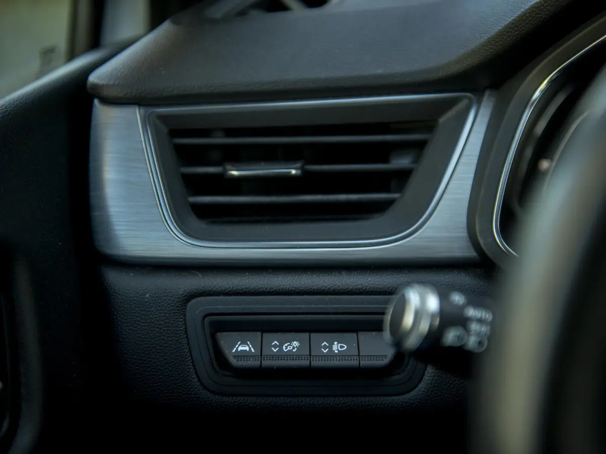 1.0 TCe 90 Intens | Navi & Apple Carplay/Android Auto | Parking pack met camera | LED | Trekhaak | Keyless