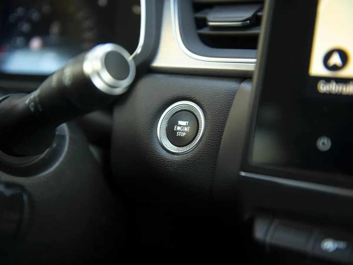 1.0 TCe 90 Intens | Navi & Apple Carplay/Android Auto | Parking pack met camera | LED | Trekhaak | Keyless