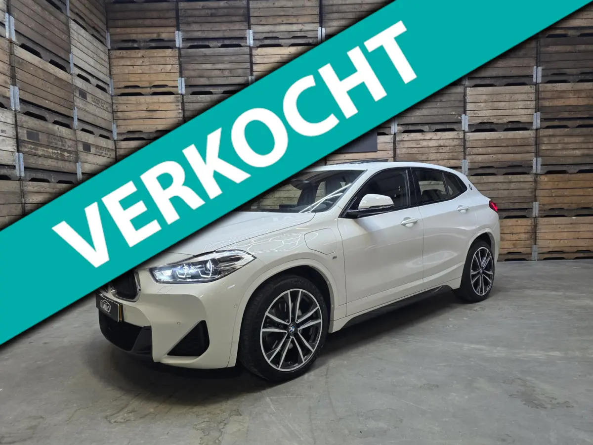XDrive25e High Executive M Sport Pano Leder LED+ 19"LM
