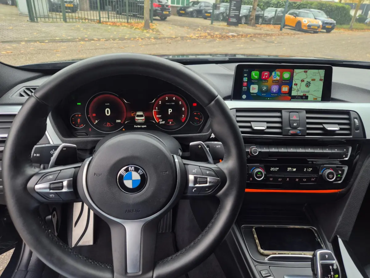 320i F30 M Sport Apple CarPlay Elk. Trekhaak 6WB Dig, Dash Keyless 19inch Breedset GARANTIE 320i Corporate L High Ex