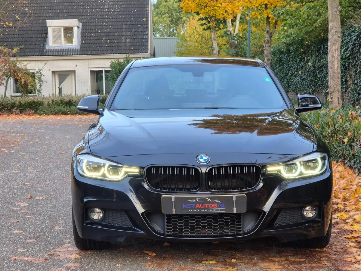 320i F30 M Sport Apple CarPlay Elk. Trekhaak 6WB Dig, Dash Keyless 19inch Breedset GARANTIE 320i Corporate L High Ex