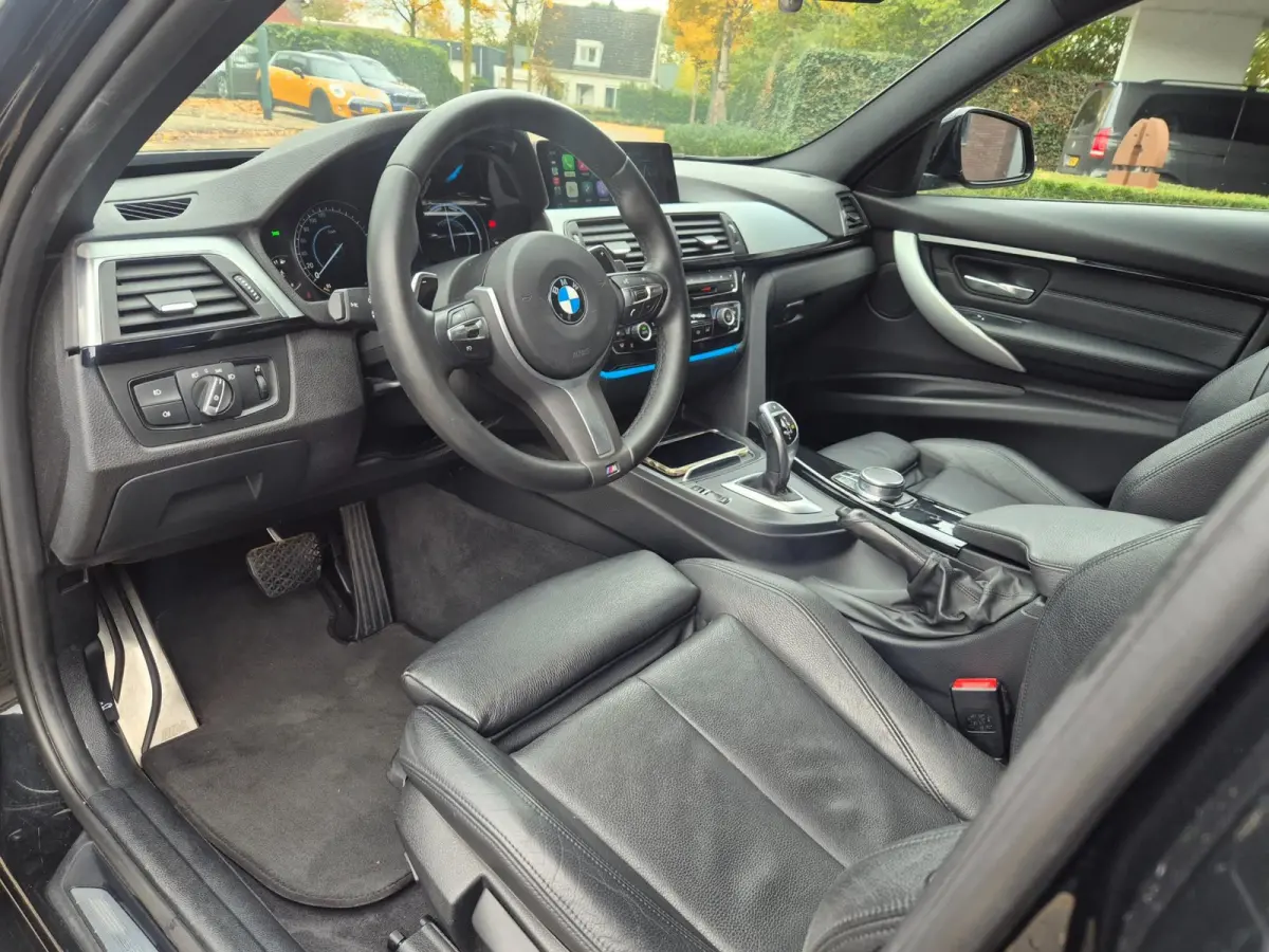 320i F30 M Sport Apple CarPlay Elk. Trekhaak 6WB Dig, Dash Keyless 19inch Breedset GARANTIE 320i Corporate L High Ex
