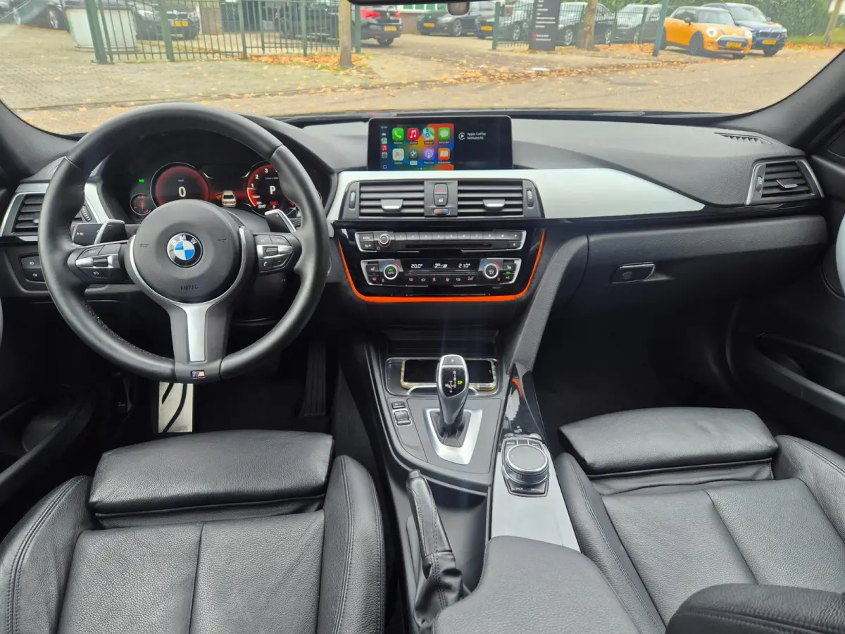 320i F30 M Sport Apple CarPlay Elk. Trekhaak 6WB Dig, Dash Keyless 19inch Breedset GARANTIE 320i Corporate L High Ex