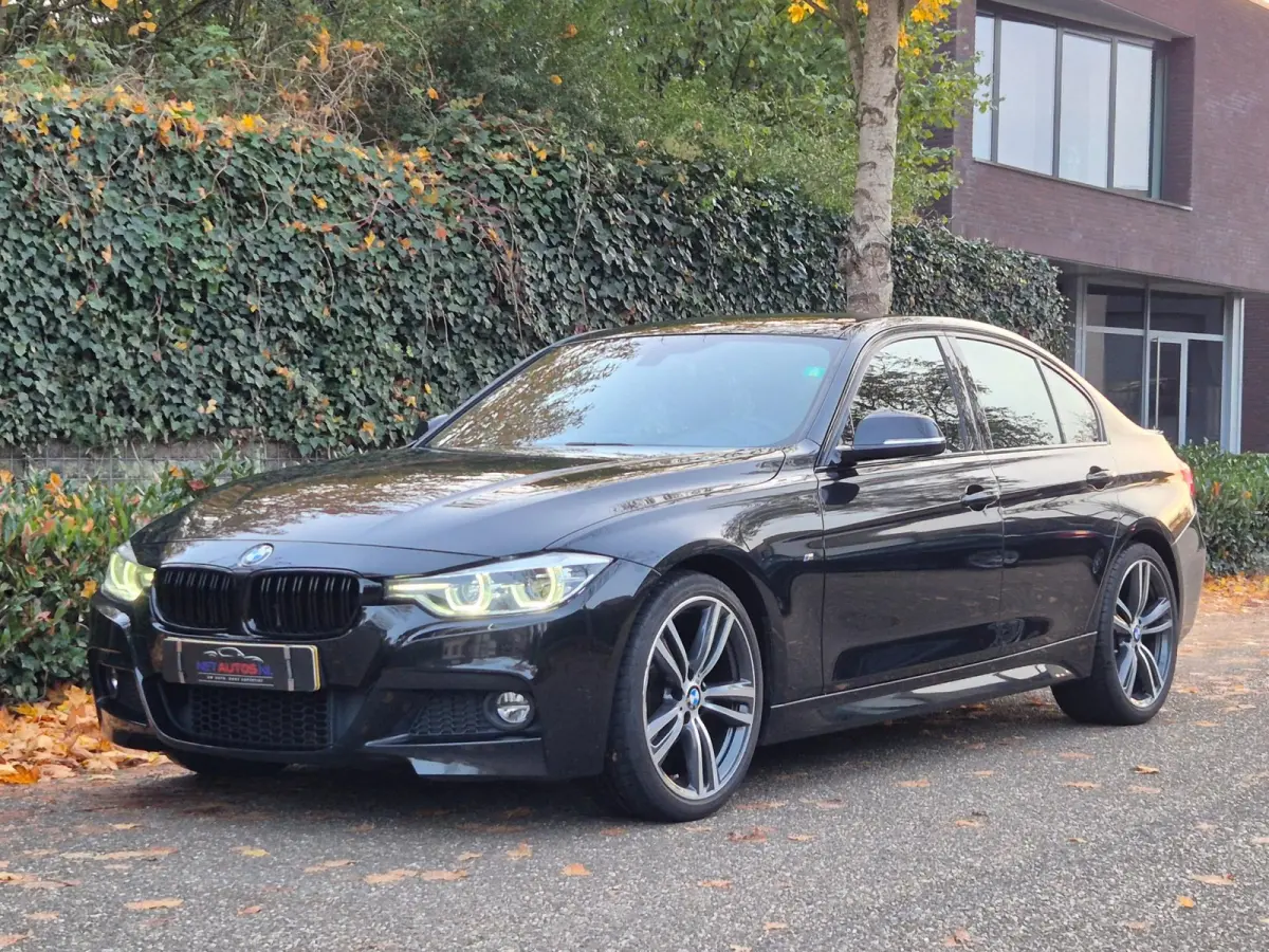 320i F30 M Sport Apple CarPlay Elk. Trekhaak 6WB Dig, Dash Keyless 19inch Breedset GARANTIE 320i Corporate L High Ex