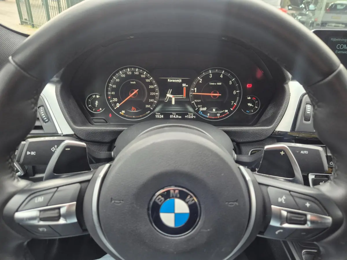 320i F30 M Sport Apple CarPlay Elk. Trekhaak 6WB Dig, Dash Keyless 19inch Breedset GARANTIE 320i Corporate L High Ex