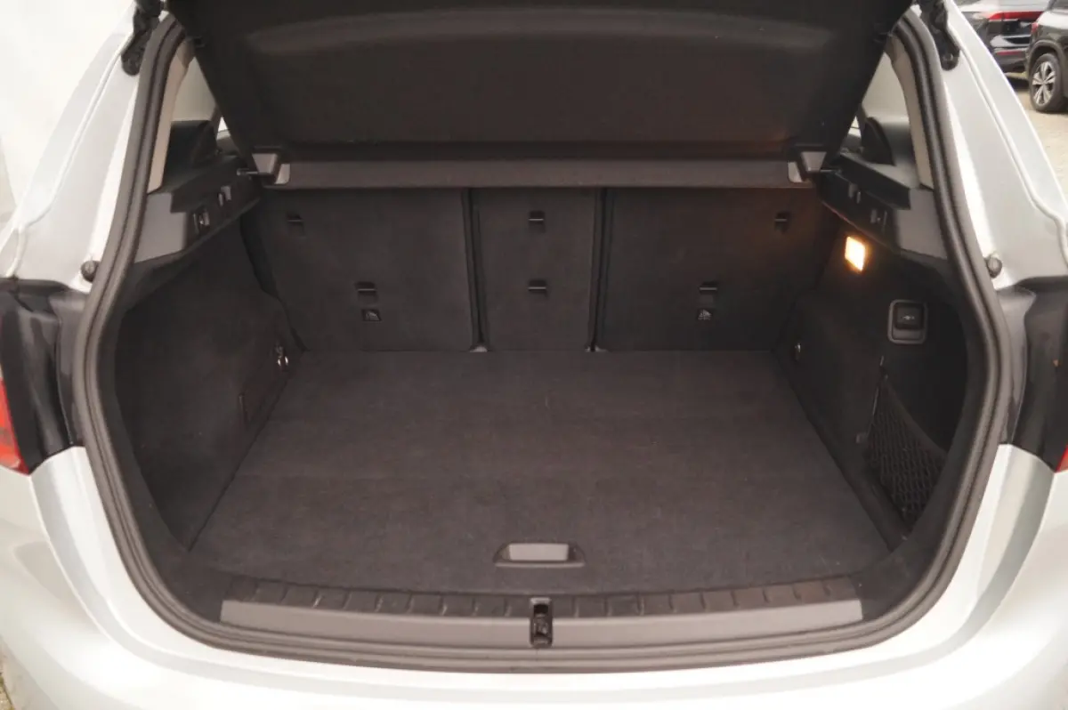216i Executive Edition -NAVI-ECC-PDC-TREKHAAK-