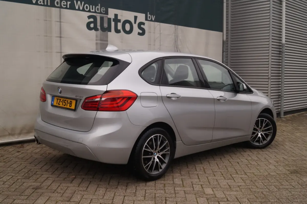 216i Executive Edition -NAVI-ECC-PDC-TREKHAAK-