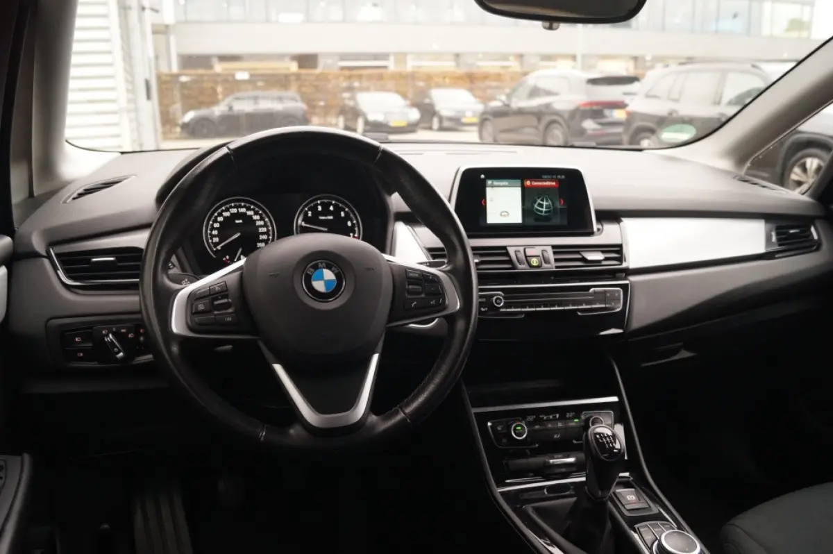 216i Executive Edition -NAVI-ECC-PDC-TREKHAAK-