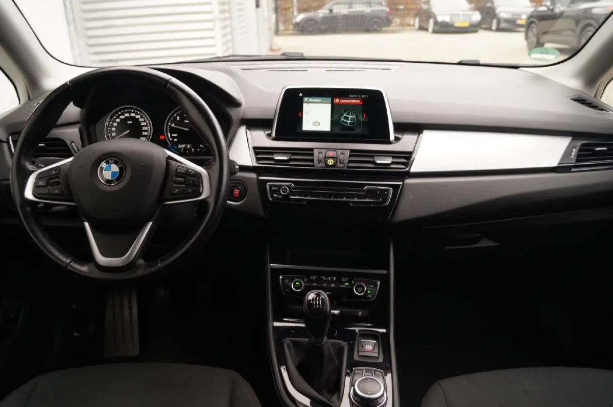 216i Executive Edition -NAVI-ECC-PDC-TREKHAAK-