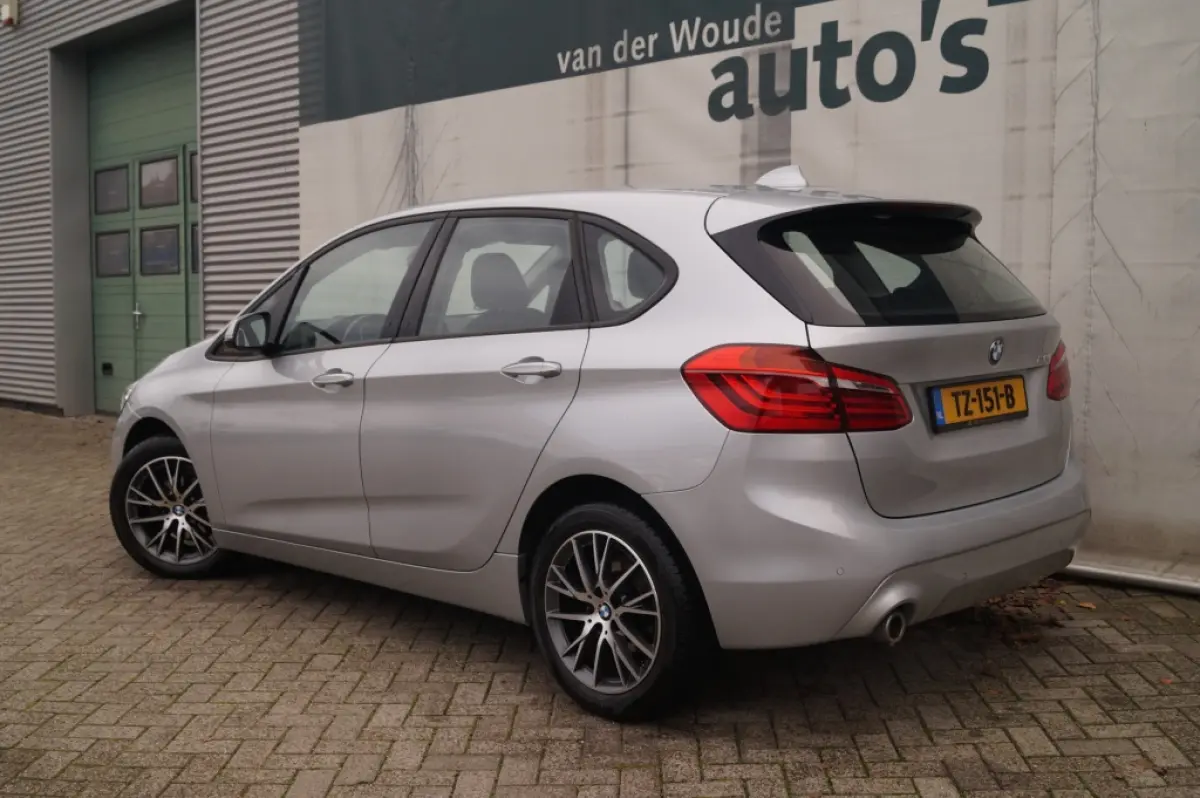 216i Executive Edition -NAVI-ECC-PDC-TREKHAAK-